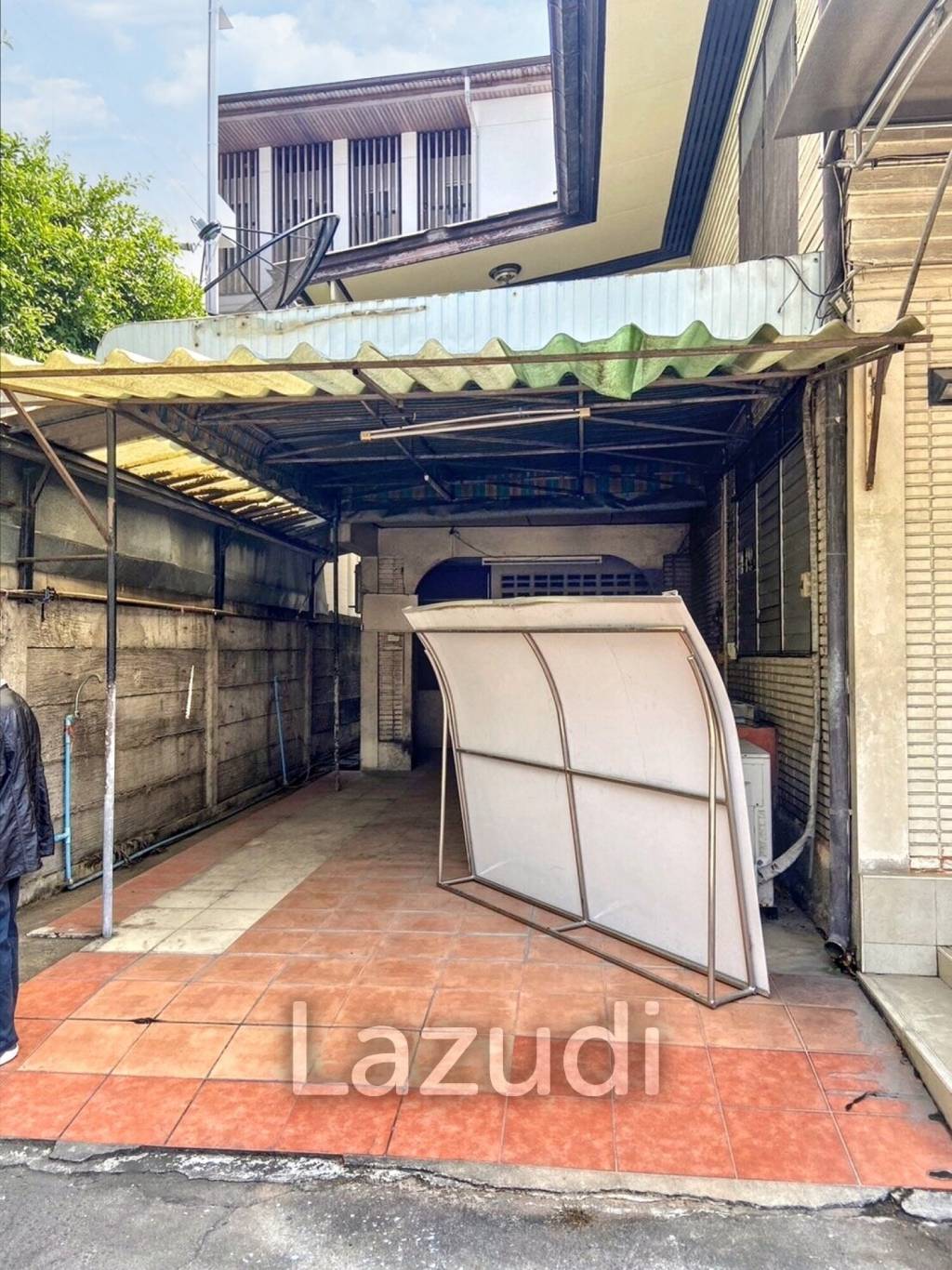 480 SQM Commercial House Thong Lo 25 - Diverse Space with Parking