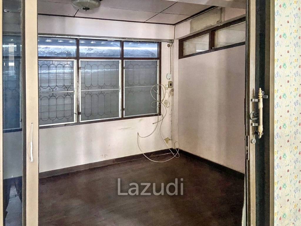 480 SQM Commercial House Thong Lo 25 - Diverse Space with Parking