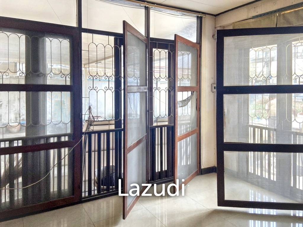 480 SQM Commercial House Thong Lo 25 - Diverse Space with Parking