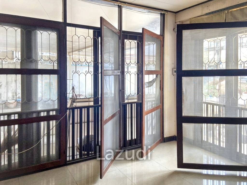 480 SQM Commercial House Thong Lo 25 - Diverse Space with Parking