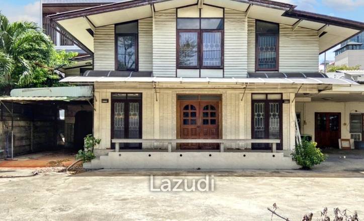 480 SQM Commercial House Thong Lo 25 - Diverse Space with Parking
