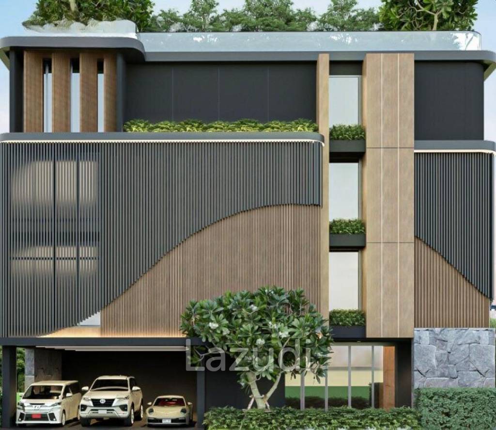 Ultra-Luxury 4BR Detached Home in The Max Ekkamai