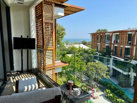 Exclusive and Luxurious 1 Bed Condo at The Intercontinental Residence