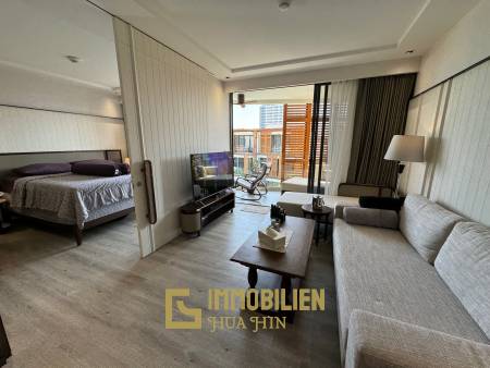 Exclusive and Luxurious 1 Bed Condo at The Intercontinental Residence