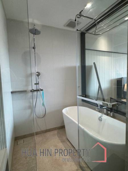 Exclusive and Luxurious 1 Bed Condo at The Intercontinental Residence