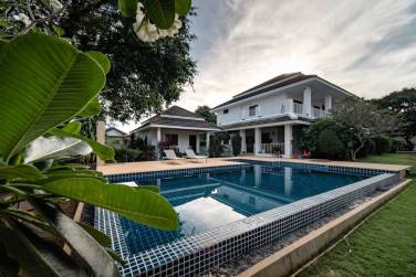 5 Bedroom Vintage Villa For Rent In Rawai