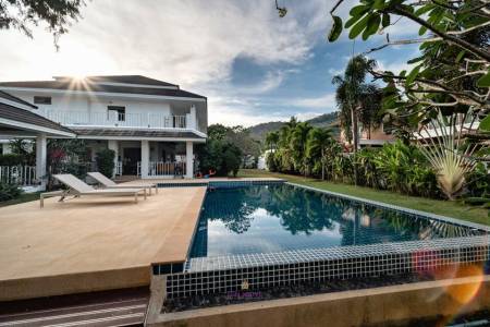 5 Bedroom Vintage Villa For Rent In Rawai