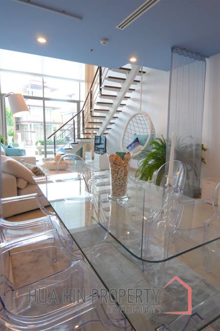 1 Bed Duplex 2 Bath 87 SQ.M Boathouse