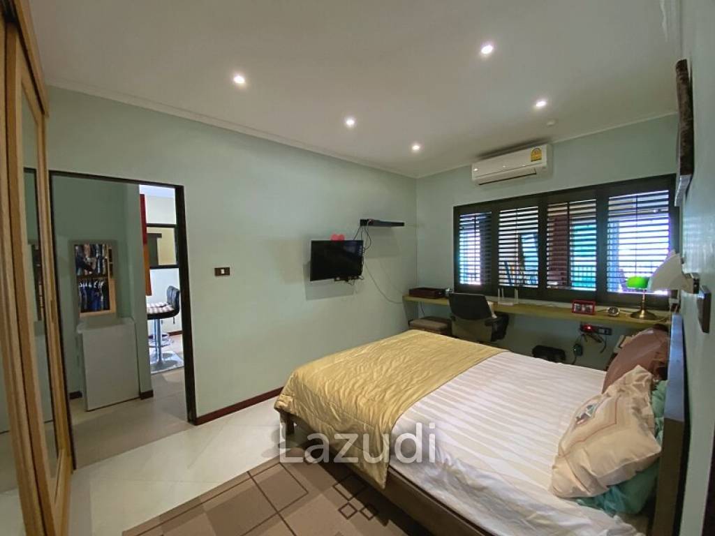 City Center 2 Bed 2 Bath Condo with Sea and Mountain View