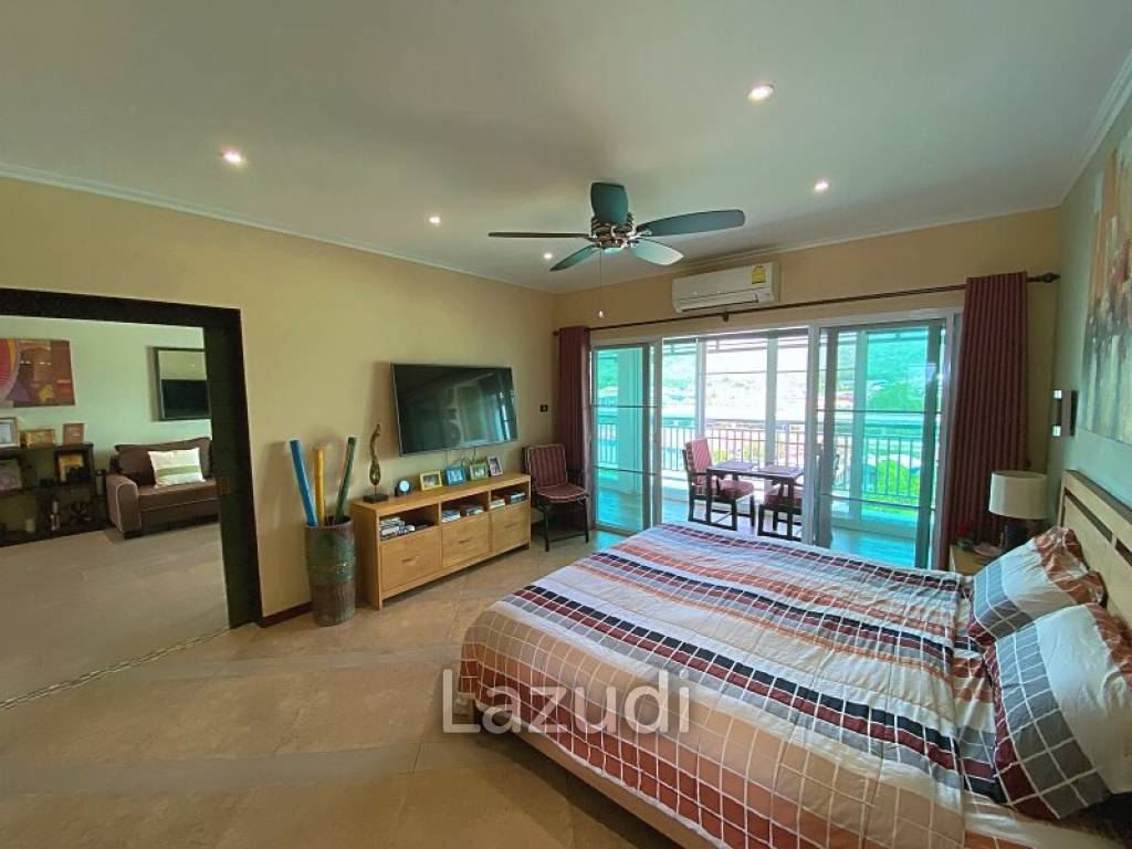 City Center 2 Bed 2 Bath Condo with Sea and Mountain View