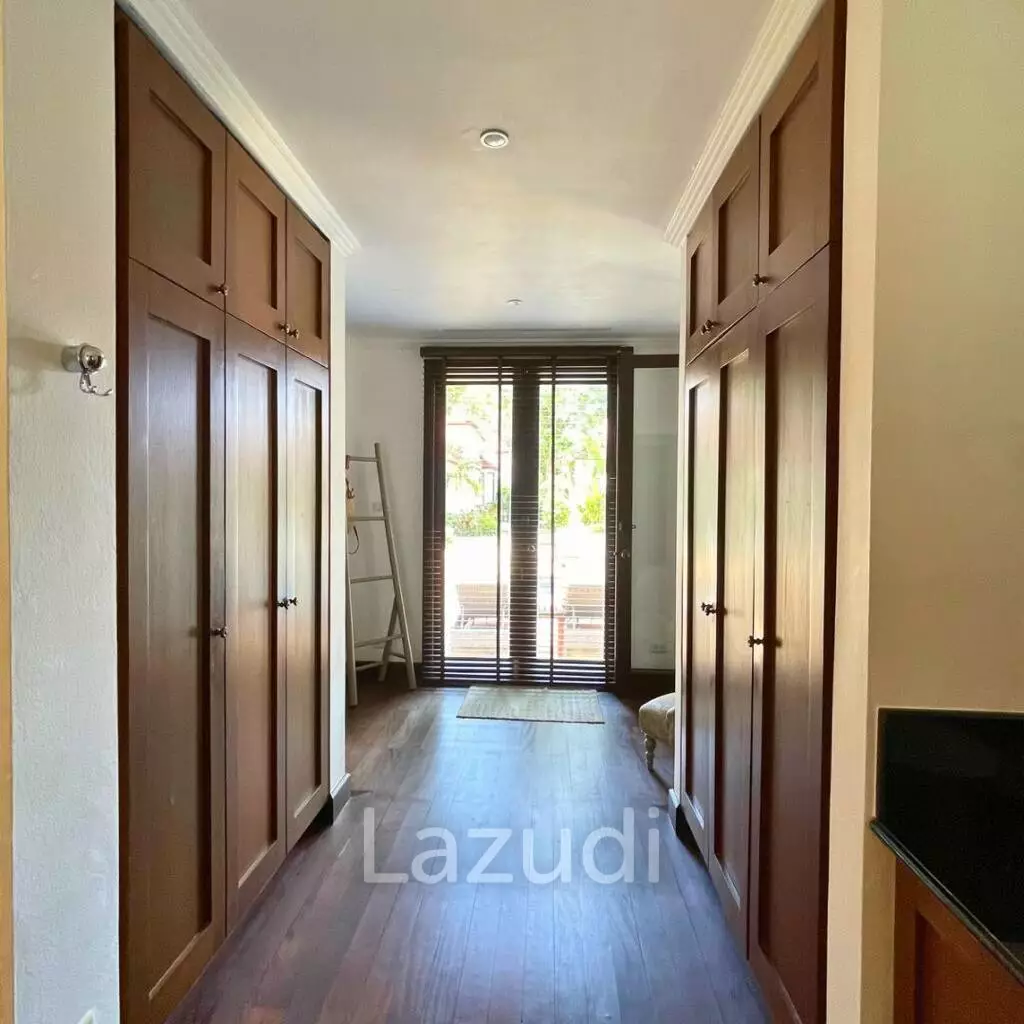 4 Bedrooms Villa Near Laguna