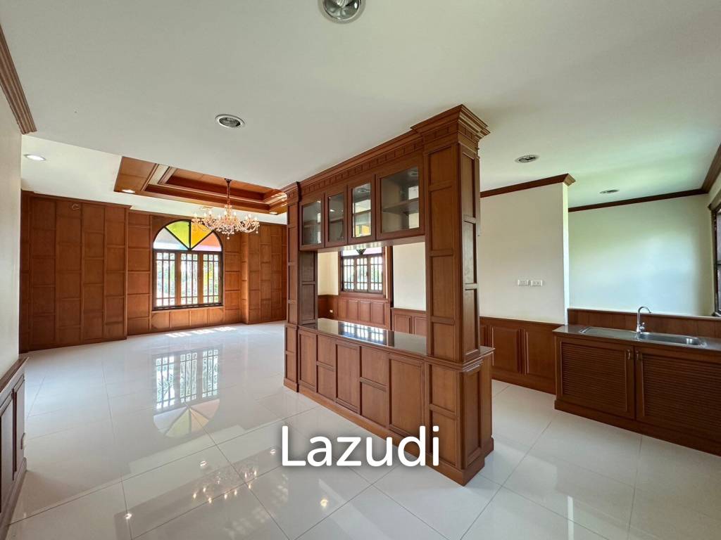 5 Beds 5 Baths 5,000 SQ.M. Private House in Na Jomtien