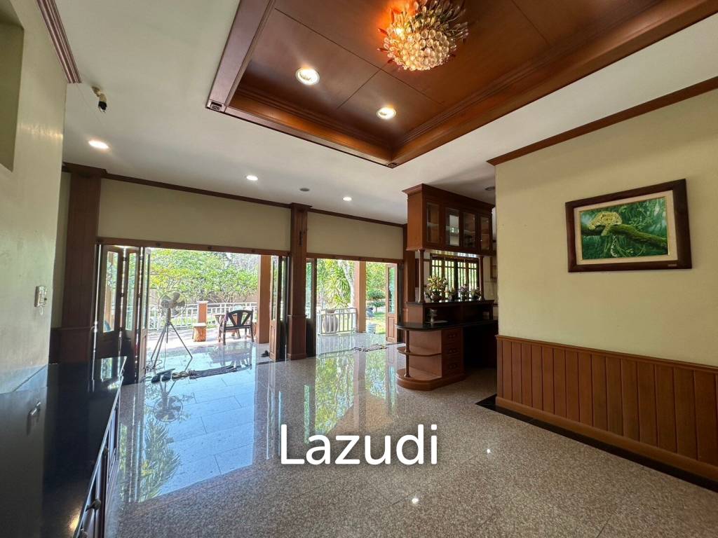 5 Beds 5 Baths 5,000 SQ.M. Private House in Na Jomtien