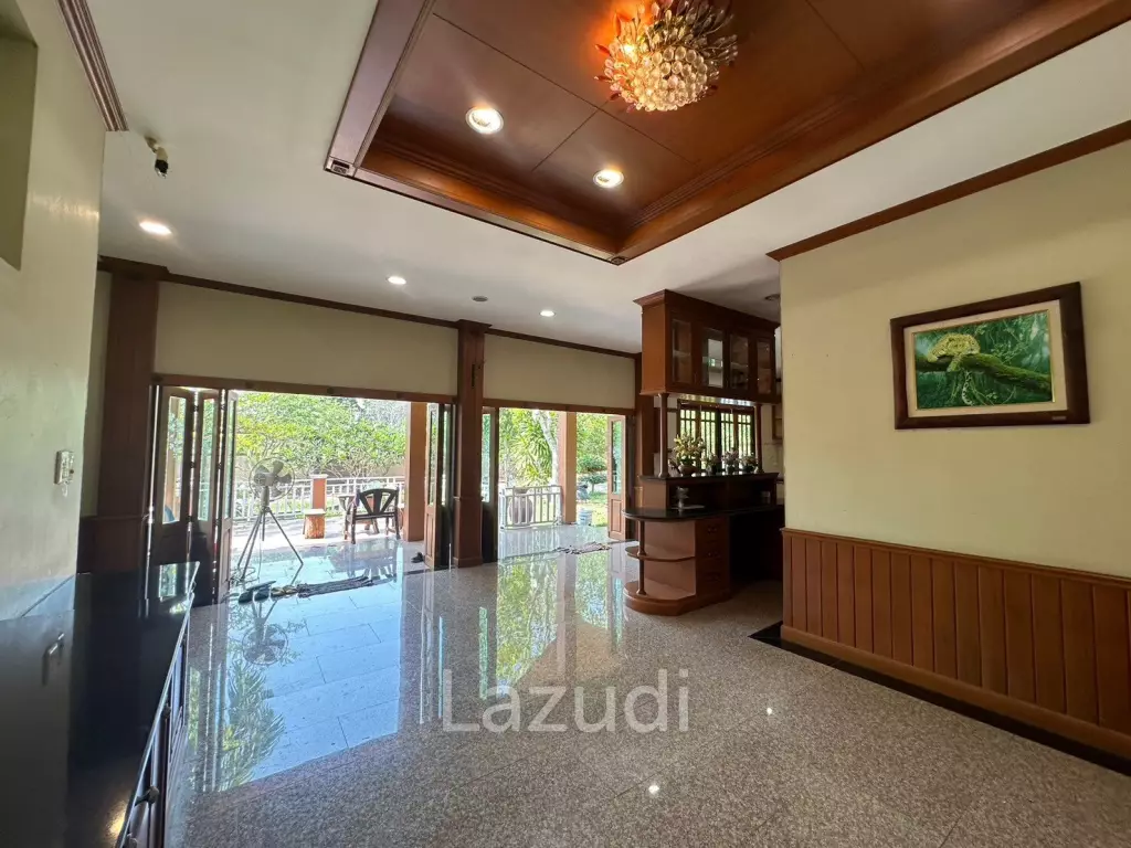 5 Beds 5 Baths 5,000 SQ.M. Private House in Na Jomtien