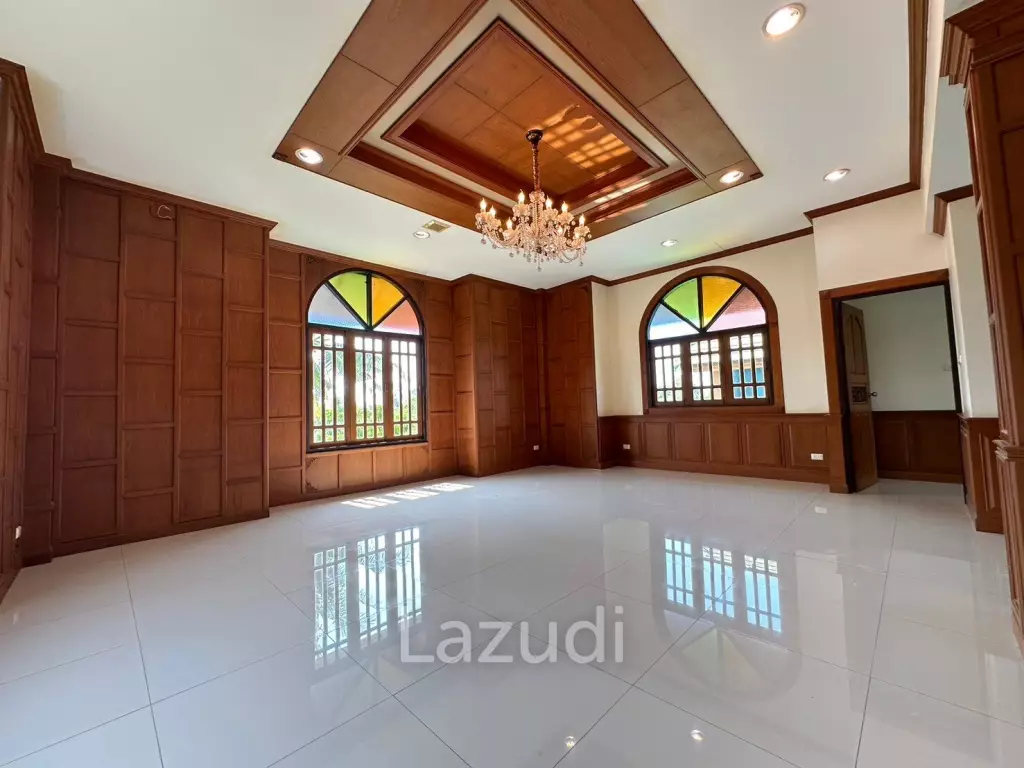 5 Beds 5 Baths 5,000 SQ.M. Private House in Na Jomtien