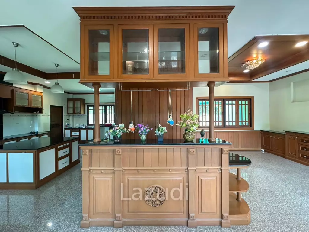 5 Beds 5 Baths 5,000 SQ.M. Private House in Na Jomtien