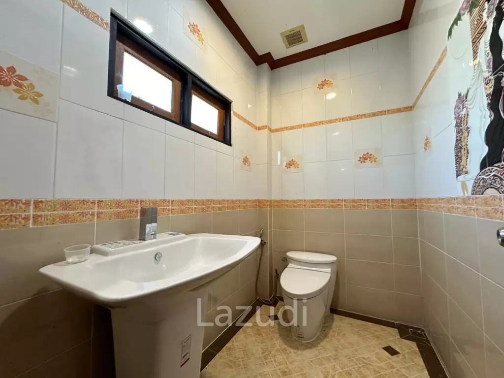 5 Beds 5 Baths 5,000 SQ.M. Private House in Na Jomtien