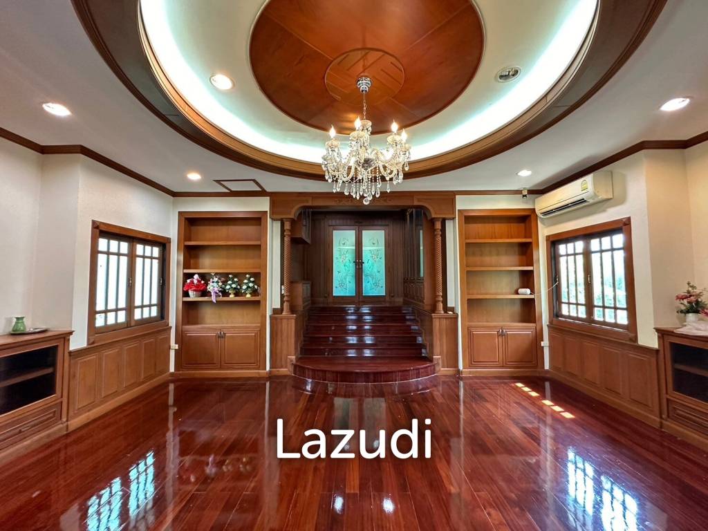 5 Beds 5 Baths 5,000 SQ.M. Private House in Na Jomtien