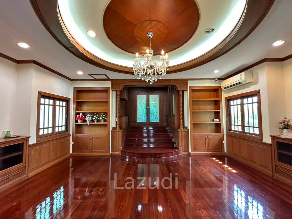 5 Beds 5 Baths 5,000 SQ.M. Private House in Na Jomtien