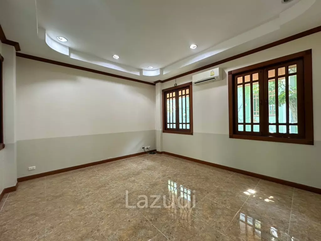 5 Beds 5 Baths 5,000 SQ.M. Private House in Na Jomtien