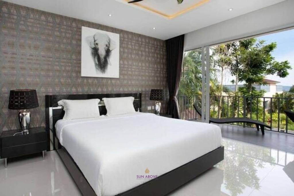 Pool Villa 4 Bedrooms in Chalong