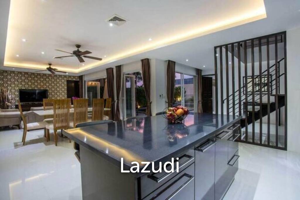Pool Villa 4 Bedrooms in Chalong