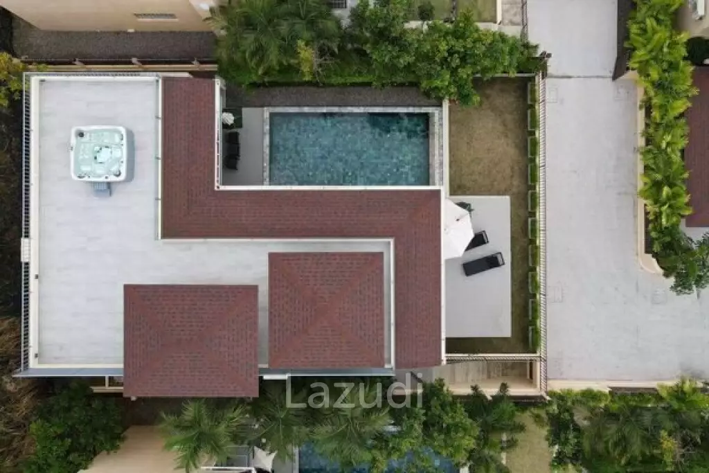 Pool Villa 4 Bedrooms in Chalong