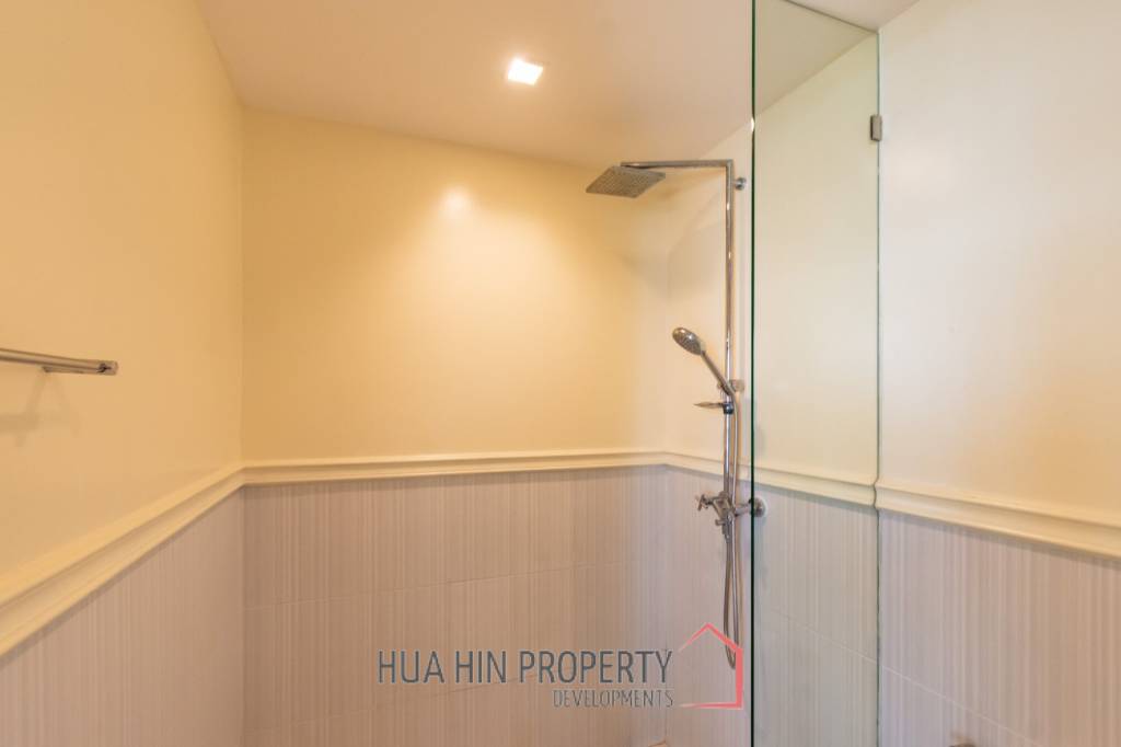 SUMMER CONDO : 1 bed great value with pool view
