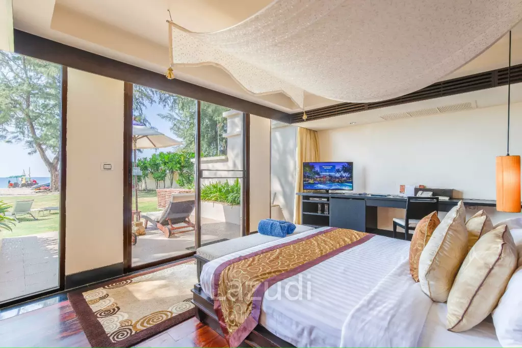 2 bedrooms beachfront in laguna