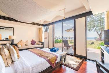 Beachfront villa 2 beds sea view at laguna