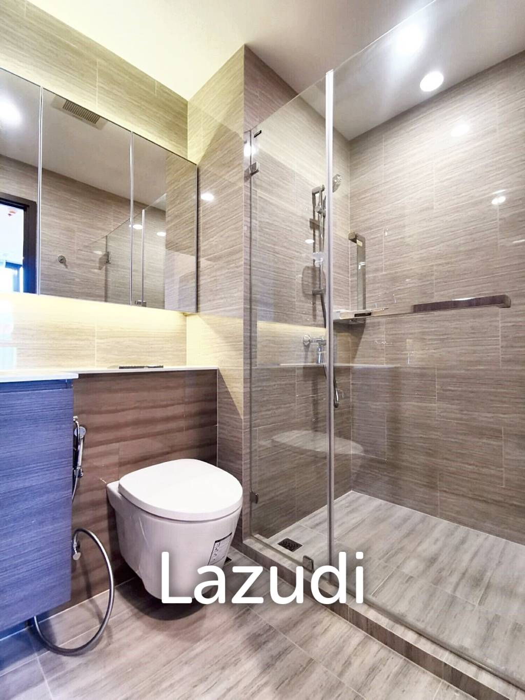 1 Bed 1 Bath 33 SQ.M Whizdom Essence Sukhumvit
