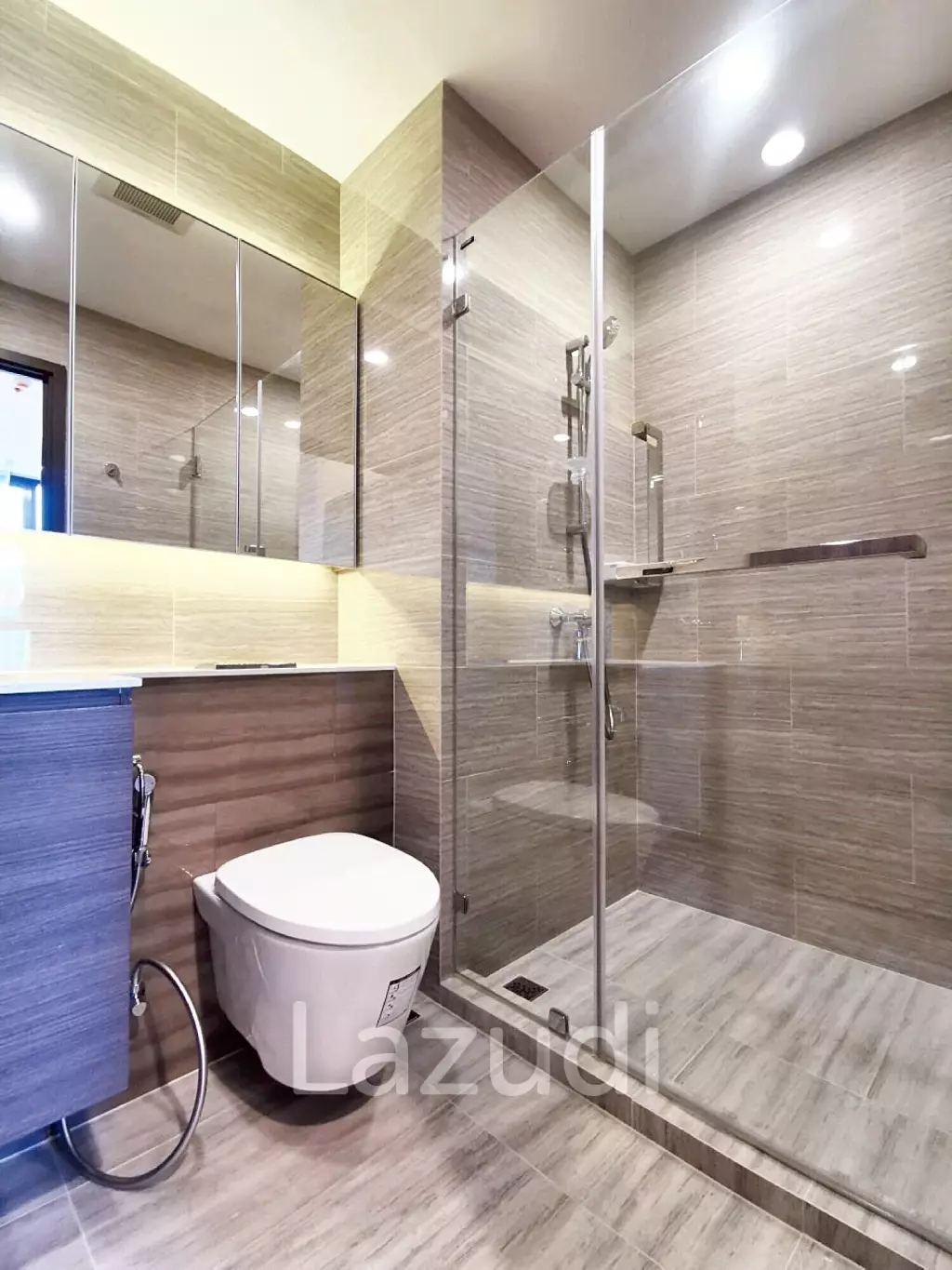 1 Bed 1 Bath 33 SQ.M Whizdom Essence Sukhumvit