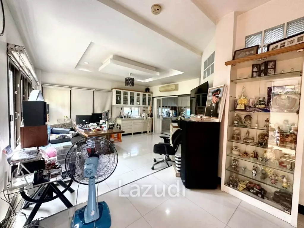 4 Bed 3 Bath 400 SQ.M House at Kaset Nawamin