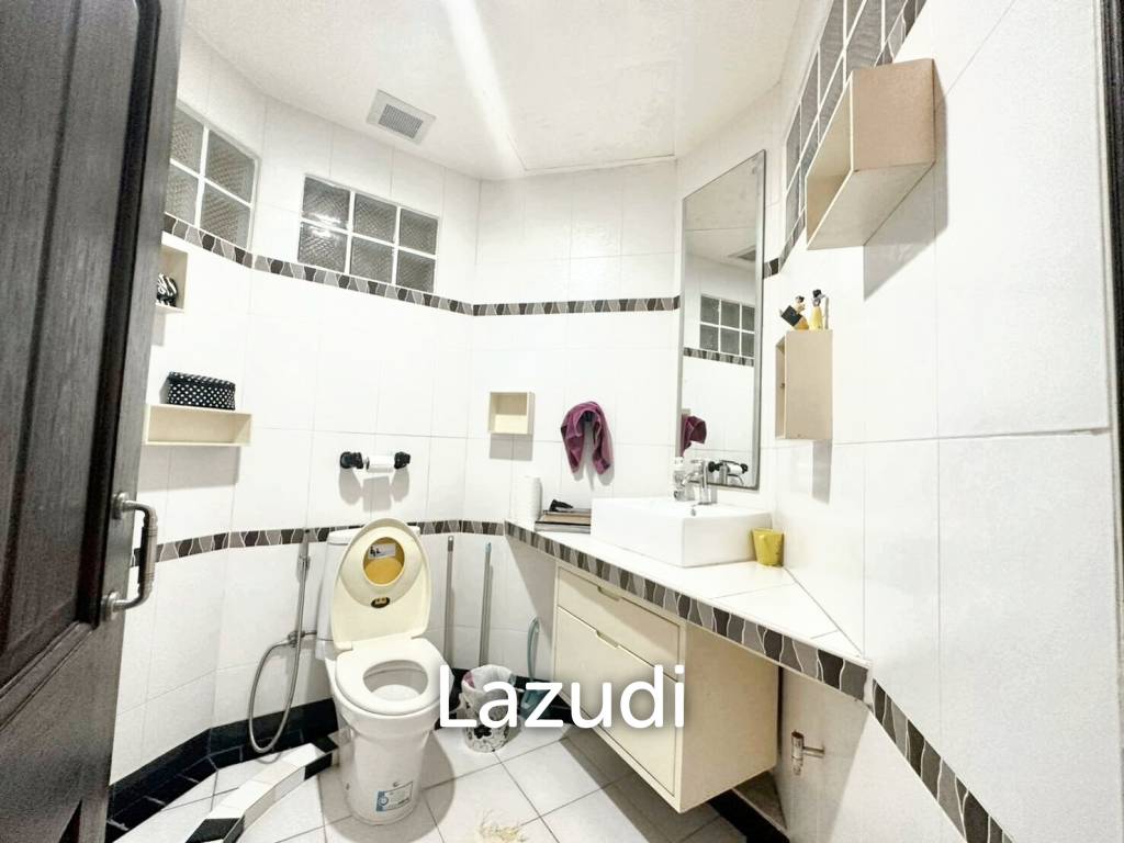 4 Bed 3 Bath 400 SQ.M House at Kaset Nawamin