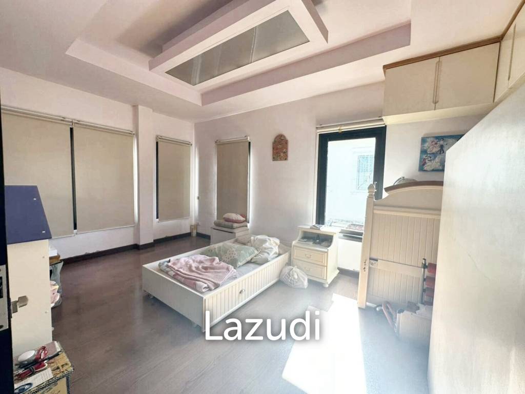 4 Bed 3 Bath 400 SQ.M House at Kaset Nawamin