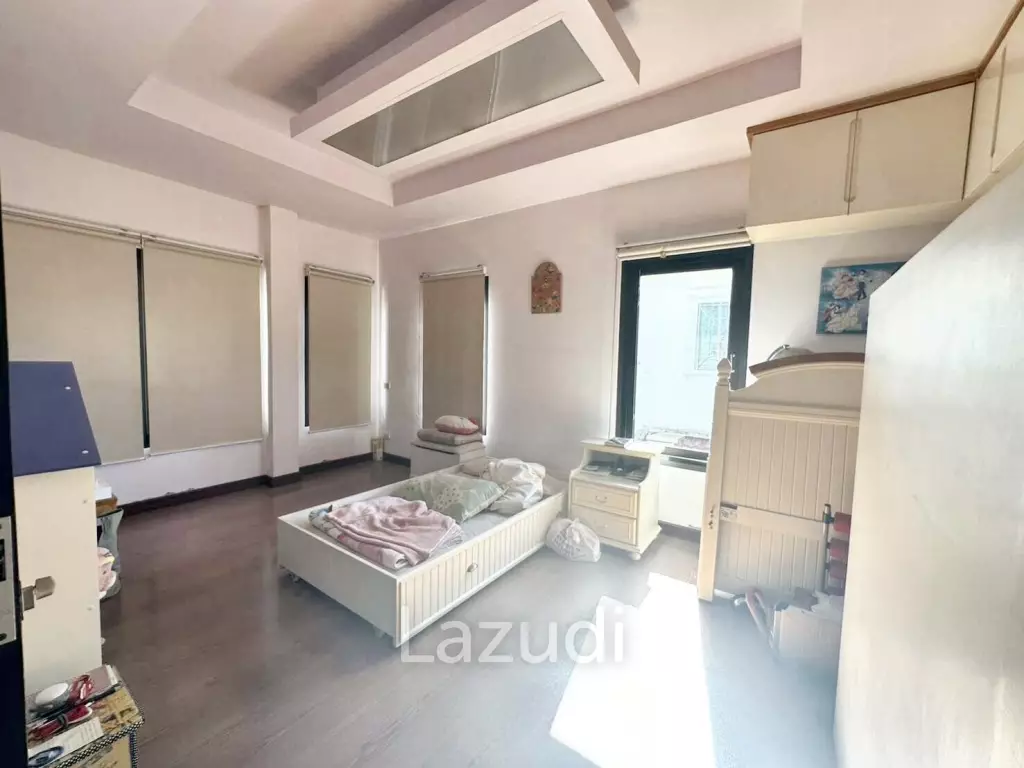 4 Bed 3 Bath 400 SQ.M House at Kaset Nawamin