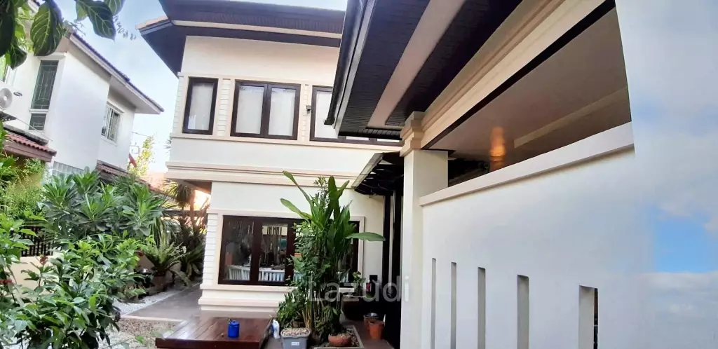 4 Bed 3 Bath 400 SQ.M House at Kaset Nawamin