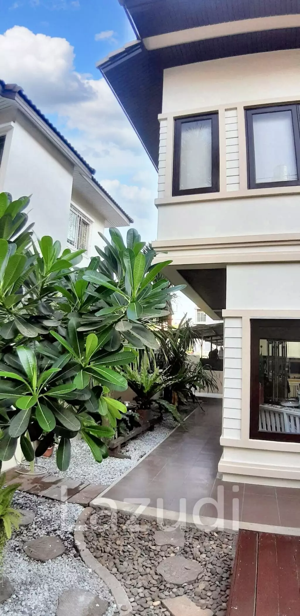 4 Bed 3 Bath 400 SQ.M House at Kaset Nawamin