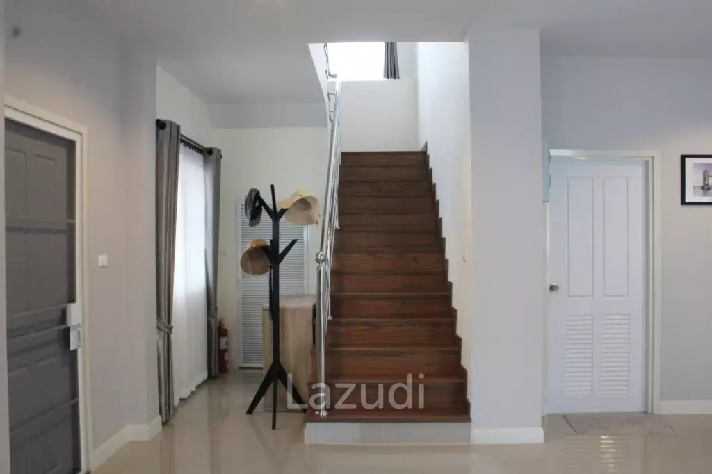 Fine maintained 3 bed 3 bath House in Sinthanee 11