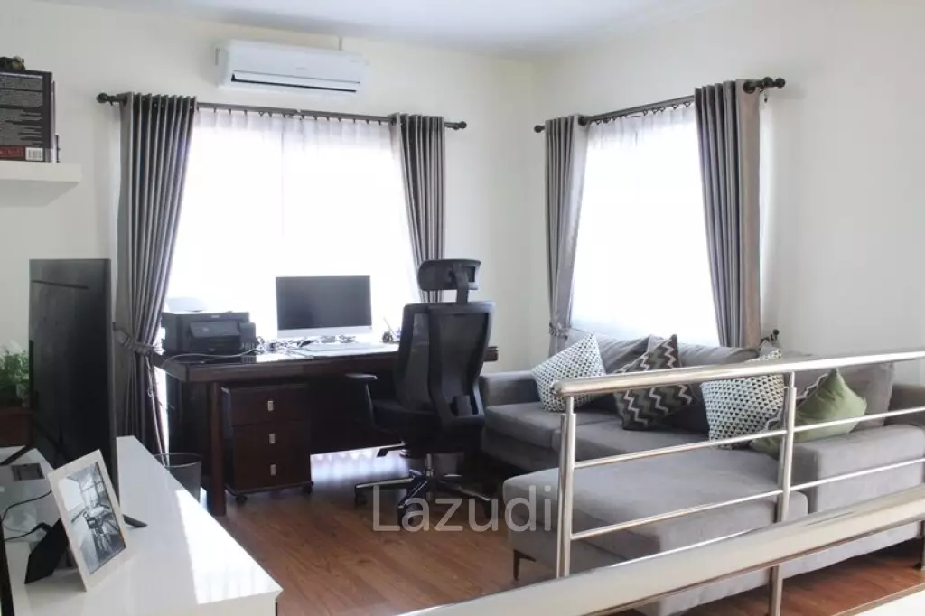 Fine maintained 3 bed 3 bath House in Sinthanee 11
