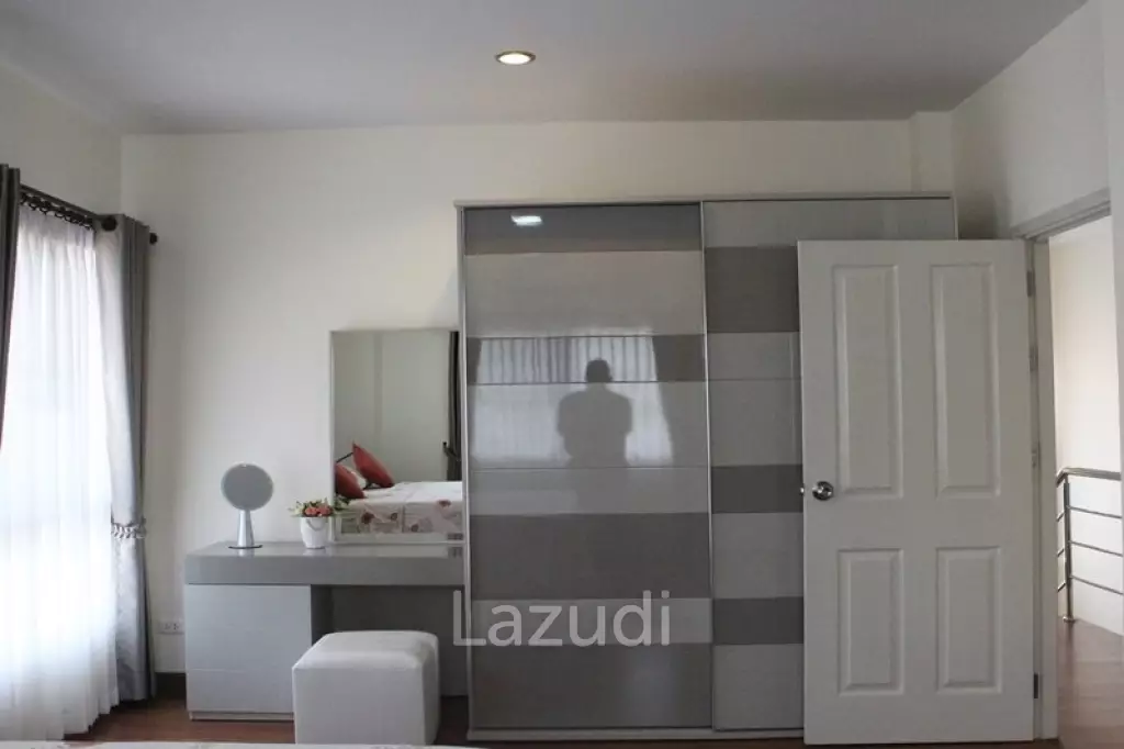 Fine maintained 3 bed 3 bath House in Sinthanee 11