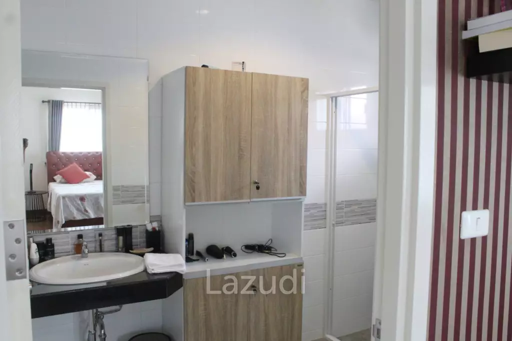 Fine maintained 3 bed 3 bath House in Sinthanee 11