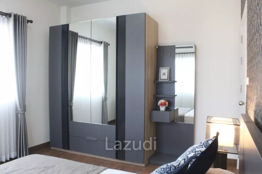 Fine maintained 3 bed 3 bath House in Sinthanee 11