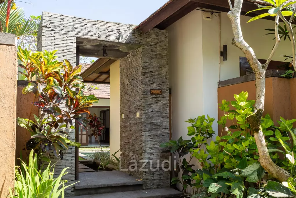 STRATEGICALLY POSITIONED 11-BEDROOM VILLA IN UBUD WITH PRIVATE POOLS