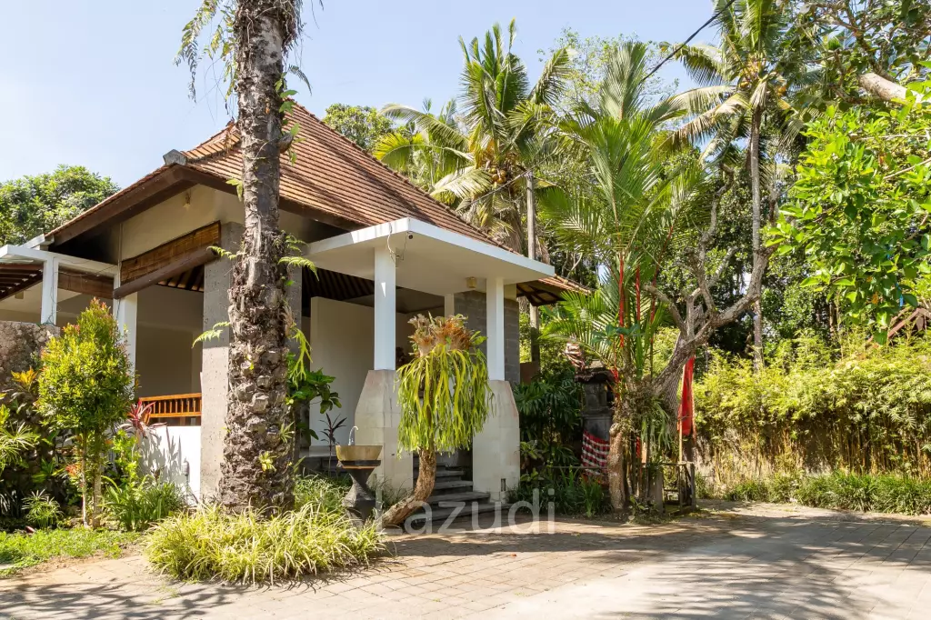 STRATEGICALLY POSITIONED 11-BEDROOM VILLA IN UBUD WITH PRIVATE POOLS