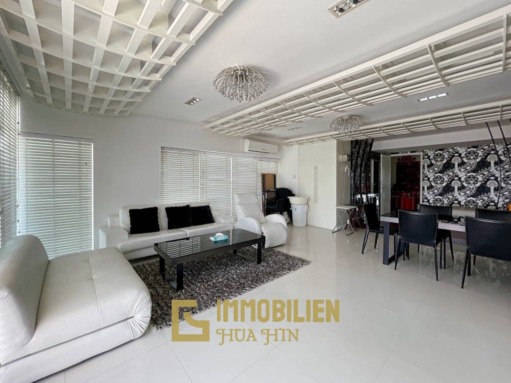 Ban Sangchan: Beachfront Condo in Hua Hin