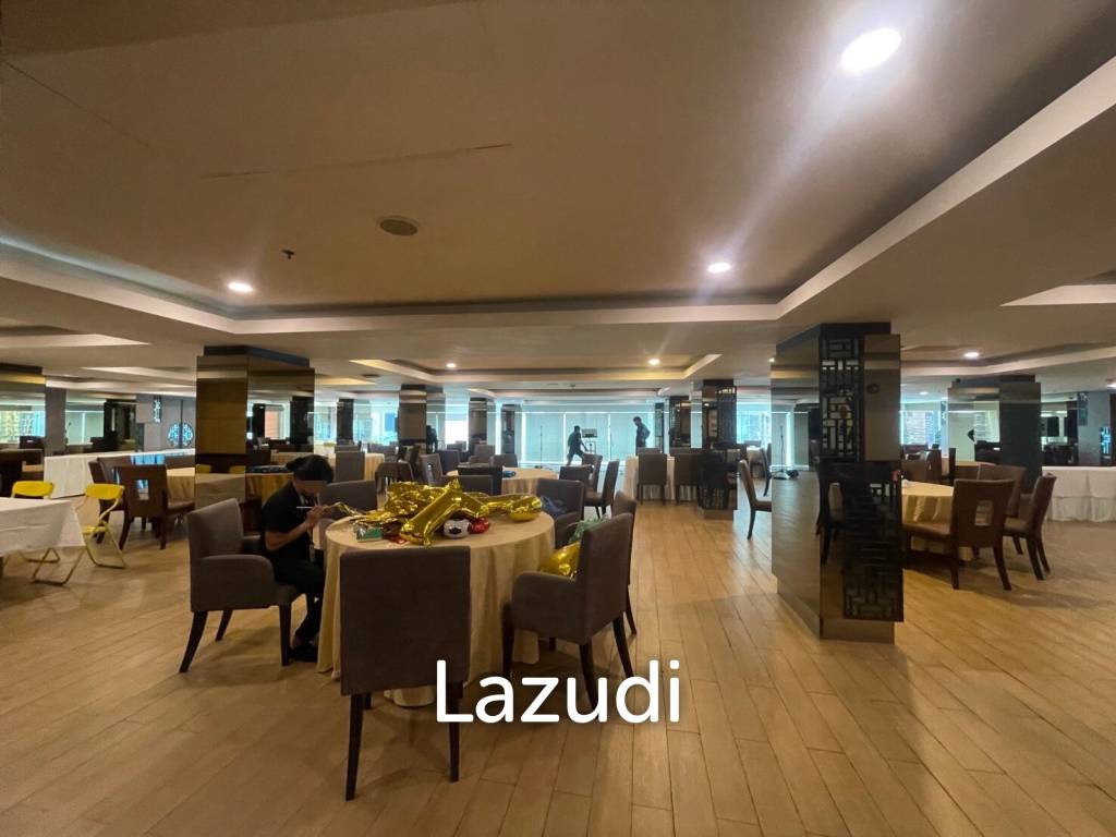 Ultra Luxury Restaurant and Bar in Samphanthawong, Bangkok