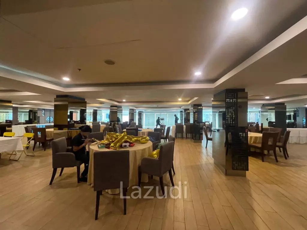 Ultra Luxury Restaurant and Bar in Samphanthawong, Bangkok