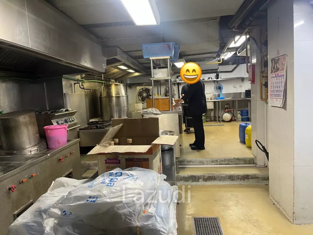 Ultra Luxury Restaurant and Bar in Samphanthawong, Bangkok