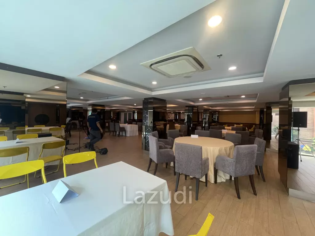 Ultra Luxury Restaurant and Bar in Samphanthawong, Bangkok